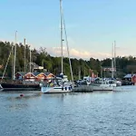 Bastukleven, I Hamnsundets Skärgårds Idyll *