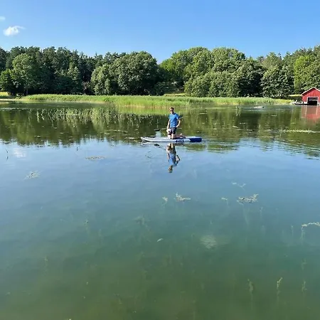 Bastukleven, I Hamnsundets Skaergards Idyll 度假居 *