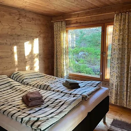 Bastukleven, I Hamnsundets Skaergards Idyll 度假居