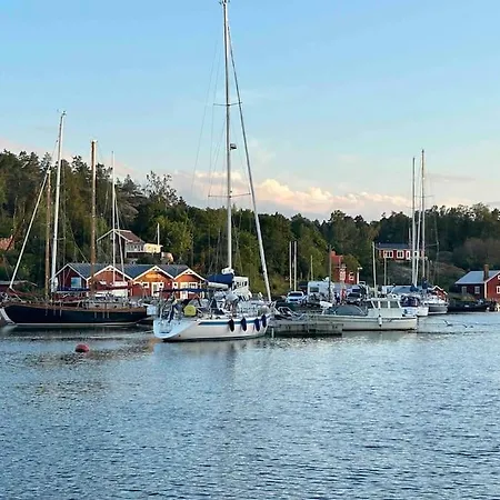Bastukleven, I Hamnsundets Skaergards Idyll *