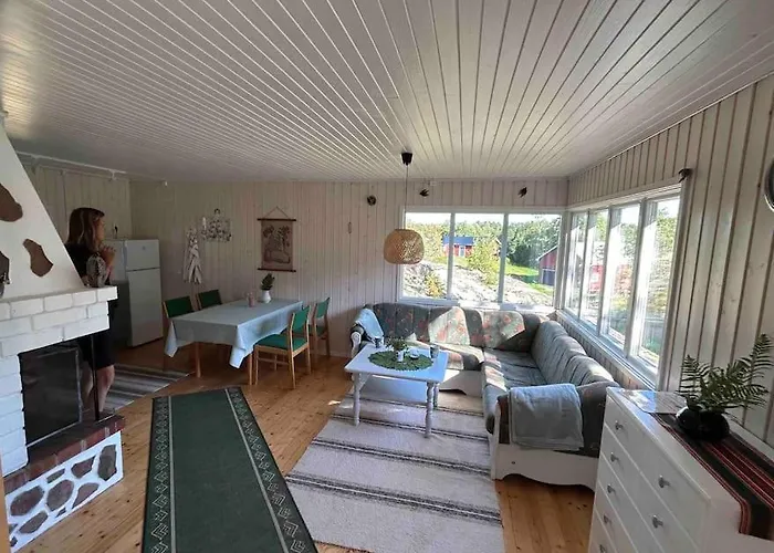 Ferienhaus Bastukleven, I Hamnsundets Skaergards Idyll