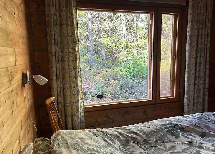 Ferienhaus Bastukleven, I Hamnsundets Skaergards Idyll *